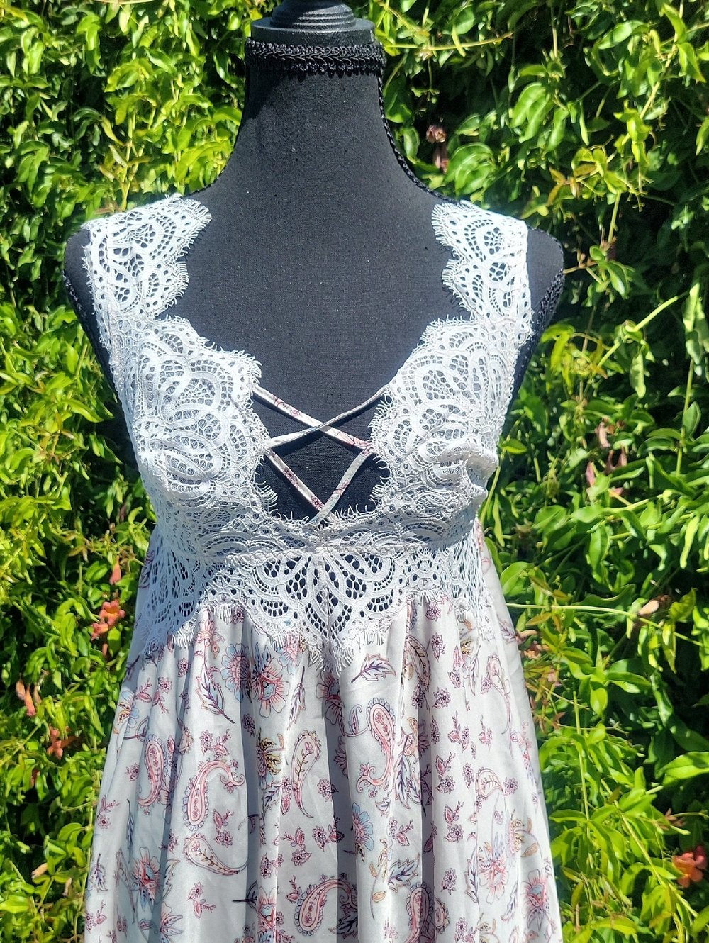 Victoria's Secret White and Pink Lace Chemise Nightgown Slip Dress SZ XS - Picture 3 of 16